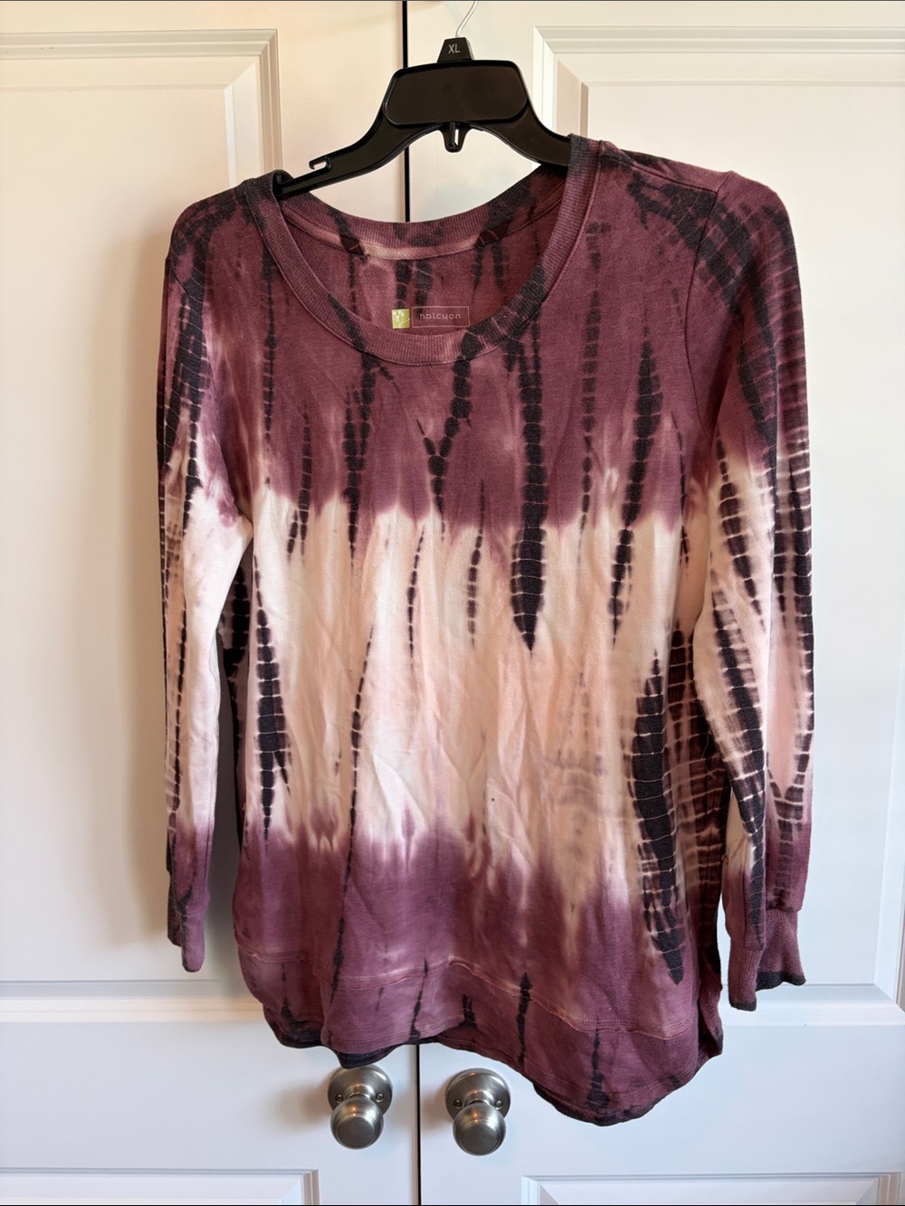 Tie-Dye Long Sleeve Scoop Neck Tee in Plum and Cream
